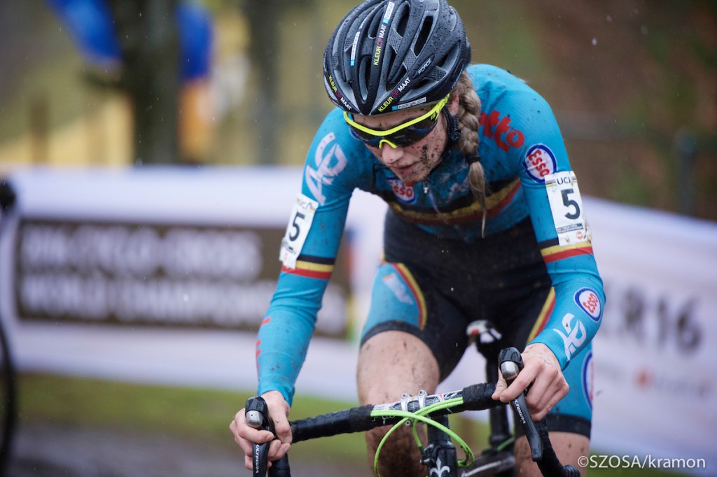 Femke Van den Driessche przejdzie do historii kolarstwa jako pierwsza zawodniczka, w której rowerze wykryto mechaniczny doping. 